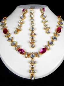 Kundan Jewelry Set